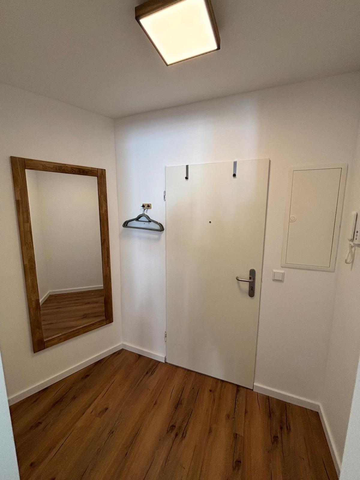 Neu Design Loft Naehe Medienhafen Mit Balkon * Dusseldorf