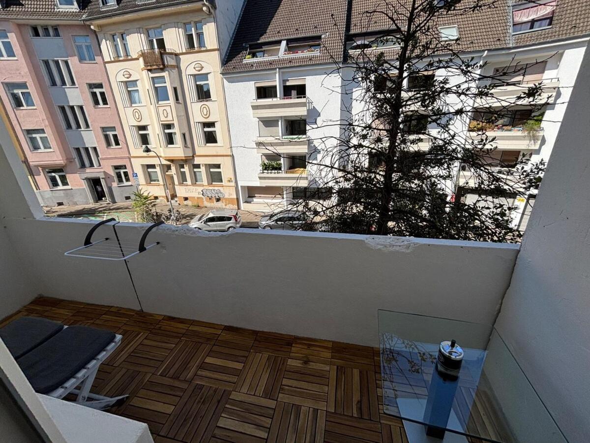 Apartment Neu Design Loft Naehe Medienhafen Mit Balkon Dusseldorf
